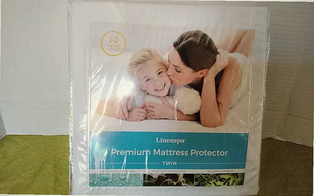 LINENSPA Premium TWIN Fabric Mattress Protector Waterproof Allergen Barrier